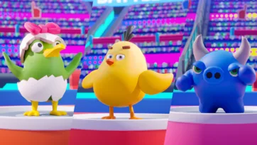 3D battle stadium characters featuring hatching bird, yellow chick, and blue bull on display platforms in low poly style
